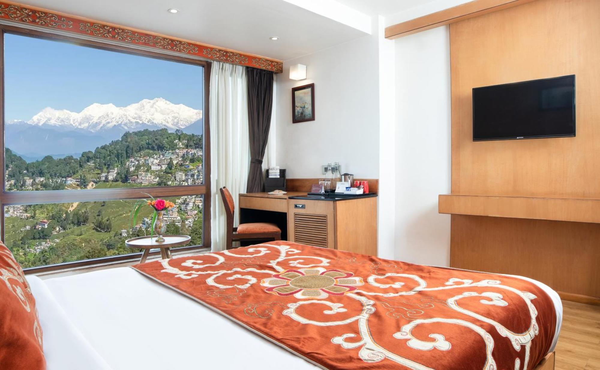 Summit Swiss Heritage Resort & Spa Дарджилинг Экстерьер фото